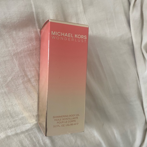 Micheal Kors Wonderlust body shimmer - Picture 1 of 2